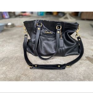 ~BLACK LEATHER COACH PURSE~